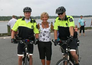 Officers-Paul-Somers-and-Chris-Smith-with-Kim-Carrigan-from-Fox-25-News1
